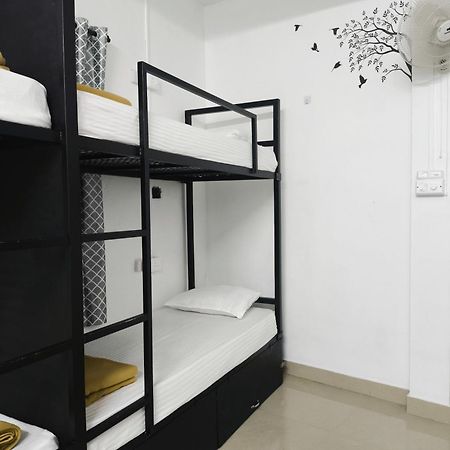 Hostel Stayzo Kochi Esterno foto