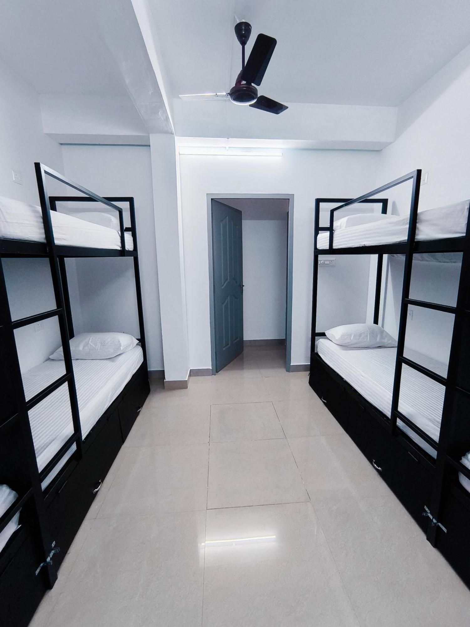 Hostel Stayzo Kochi Esterno foto