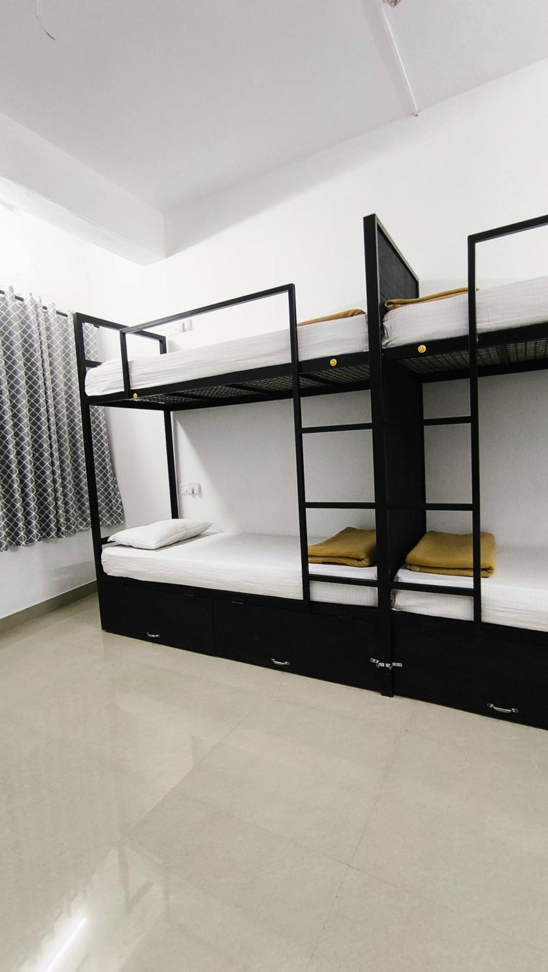Hostel Stayzo Kochi Esterno foto