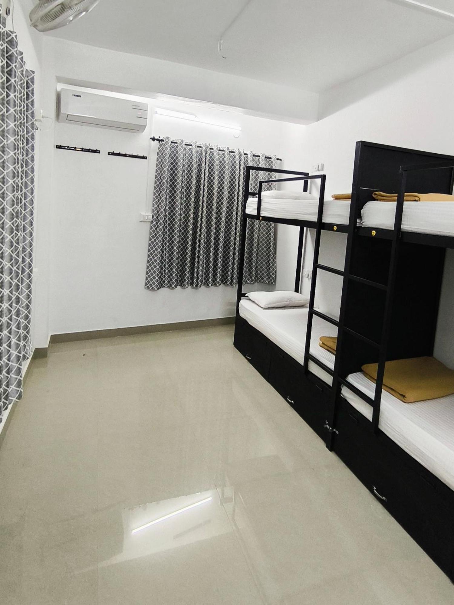 Hostel Stayzo Kochi Esterno foto